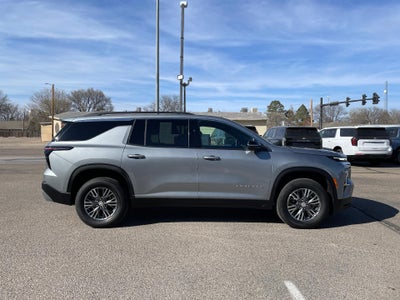 2025 Chevrolet Traverse LT