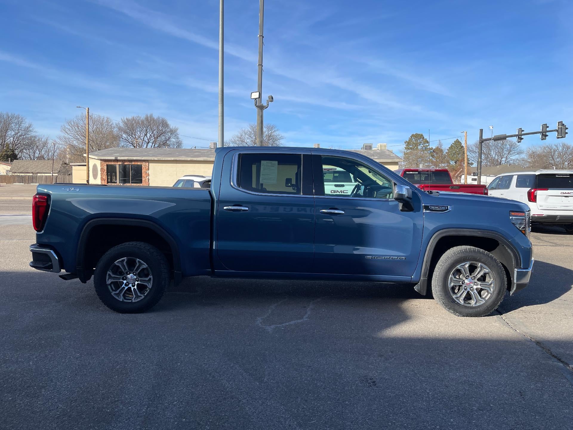 2024 GMC Sierra 1500 SLT