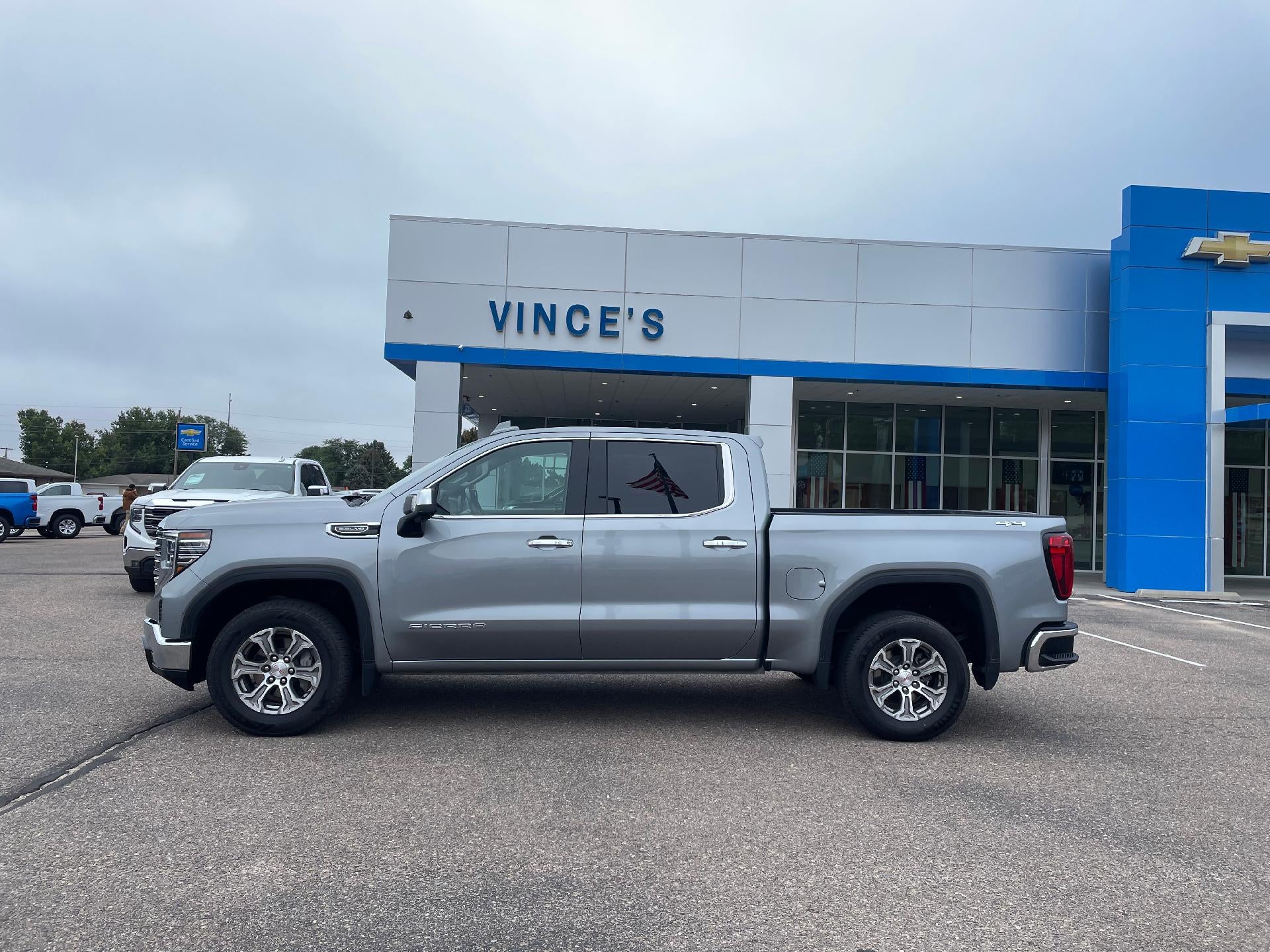 2024 GMC Sierra 1500 SLT